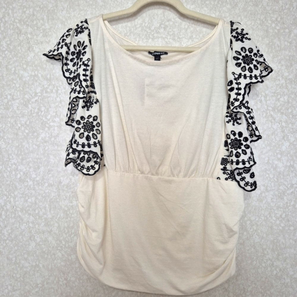 NWT Express Cream Ruffled Embellished Blouse..SIZE:L